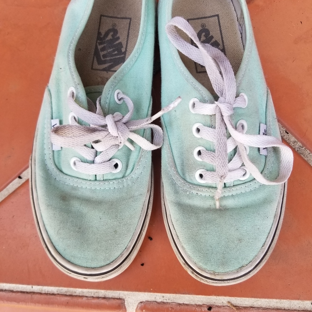 VANS BUNDLE PACK  GIRLS 4 and Size 5